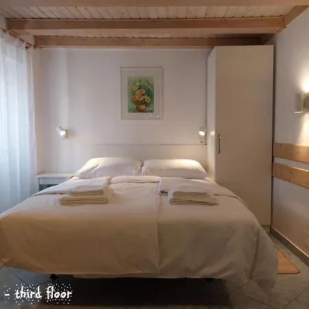 Apartman Hisa Dolfinova Vrata - Dolphins Gate House *