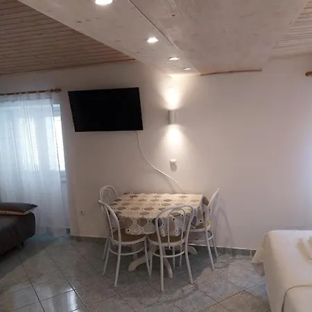 Apartman Hisa Dolfinova Vrata - Dolphins Gate House *